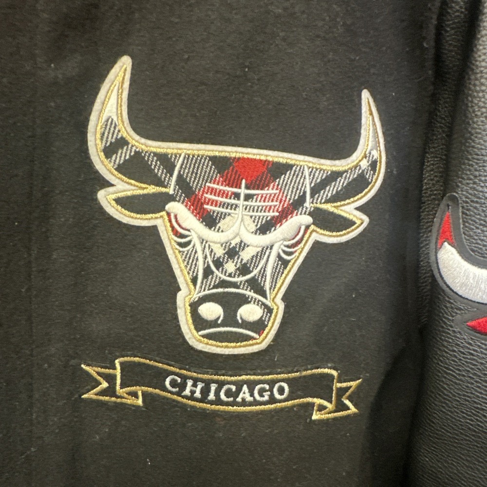 Pro Standard Chicago Bulls Varsity Jacket Medium Black Classic Championship‎ - Picture 4 of 14